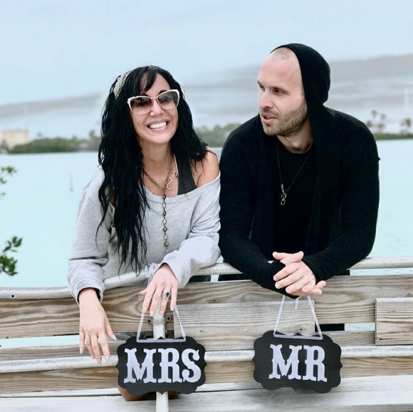 Meet your Posher, Niki - Picture 2 of 3